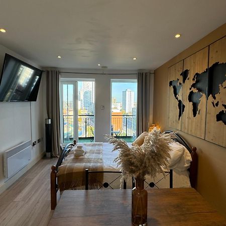 Cozy Flat With Balcony Appartement Londen Buitenkant foto