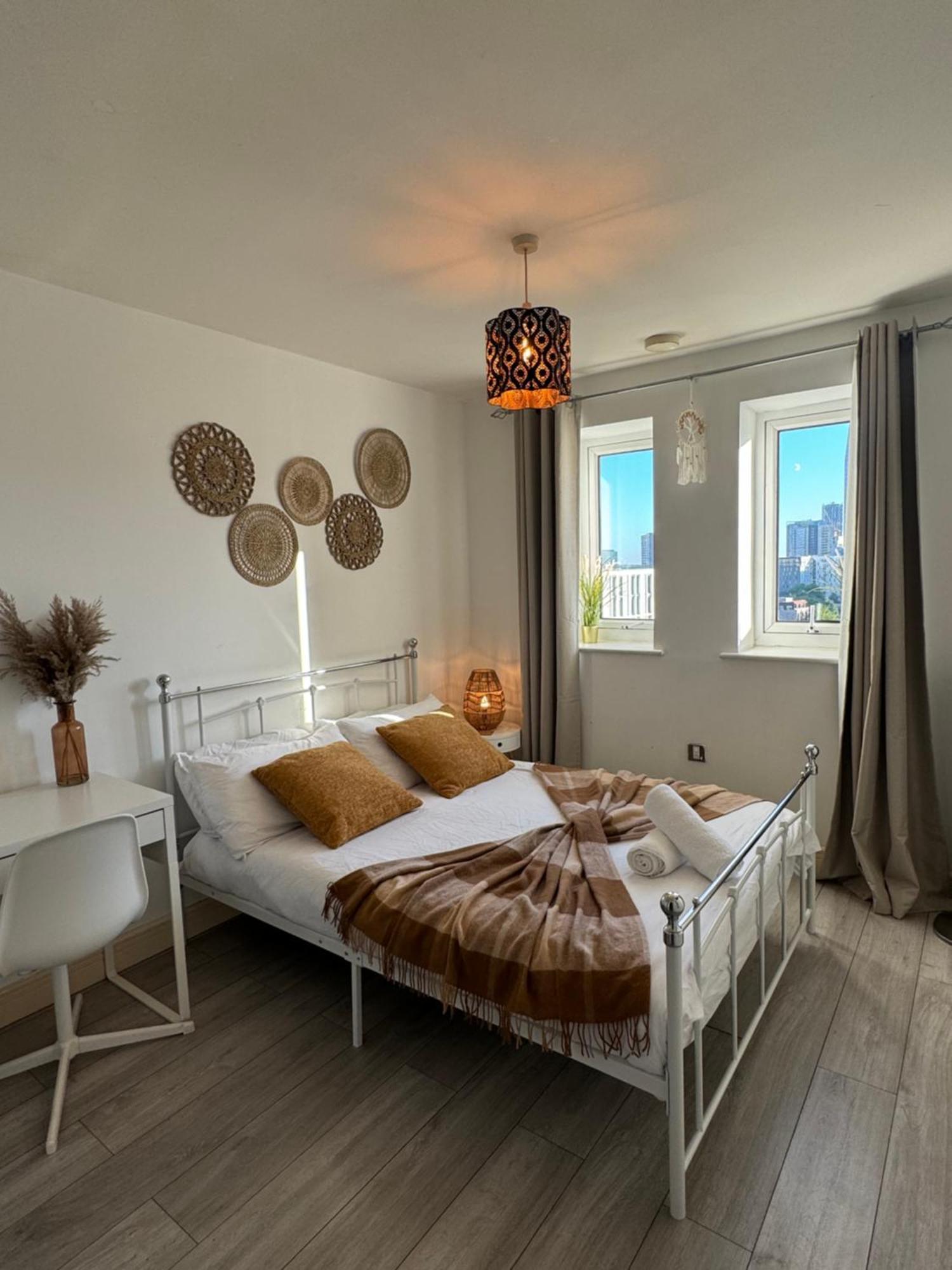 Cozy Flat With Balcony Appartement Londen Buitenkant foto